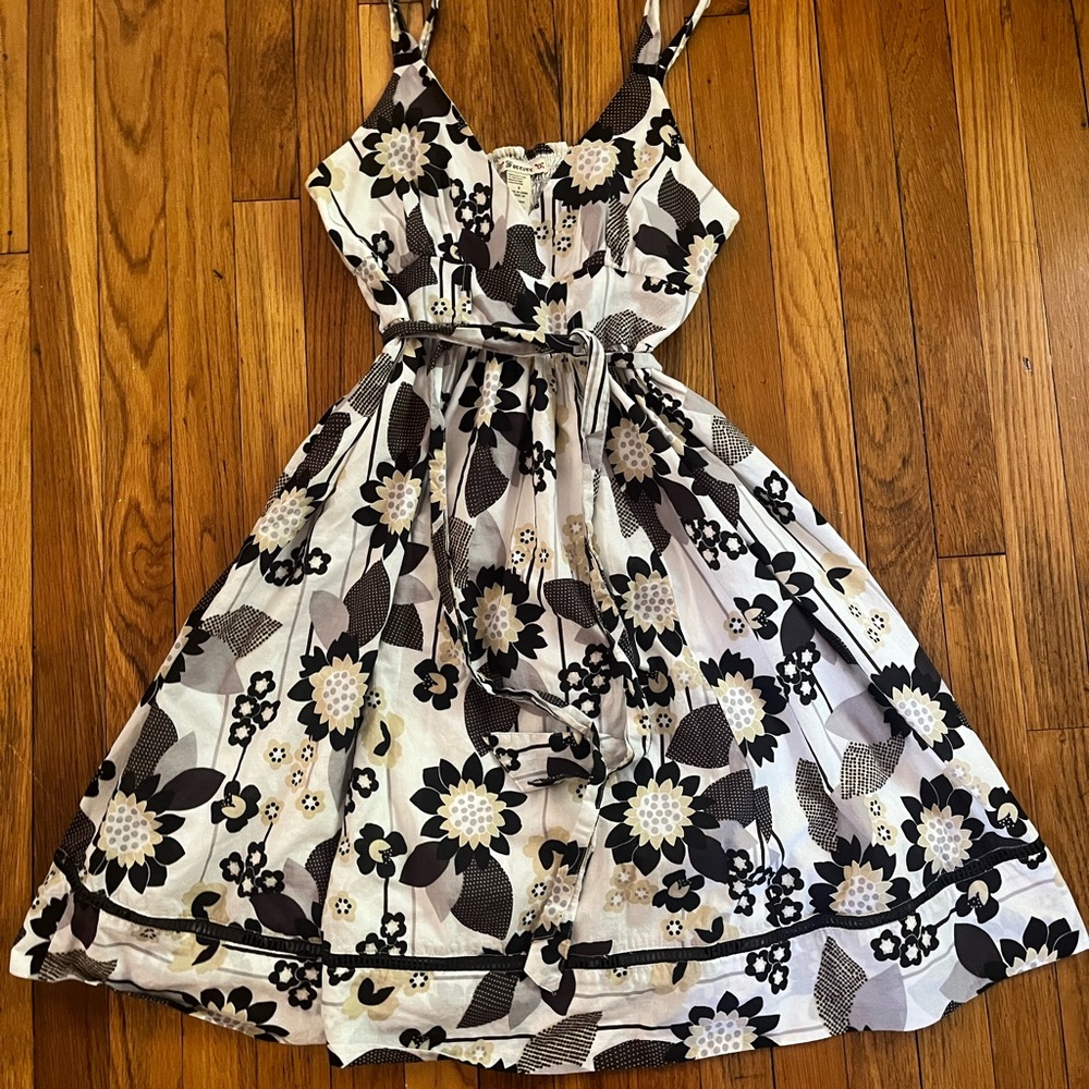 Chic Black and White Floral Midi Dress